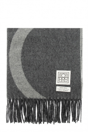 Wool scarf