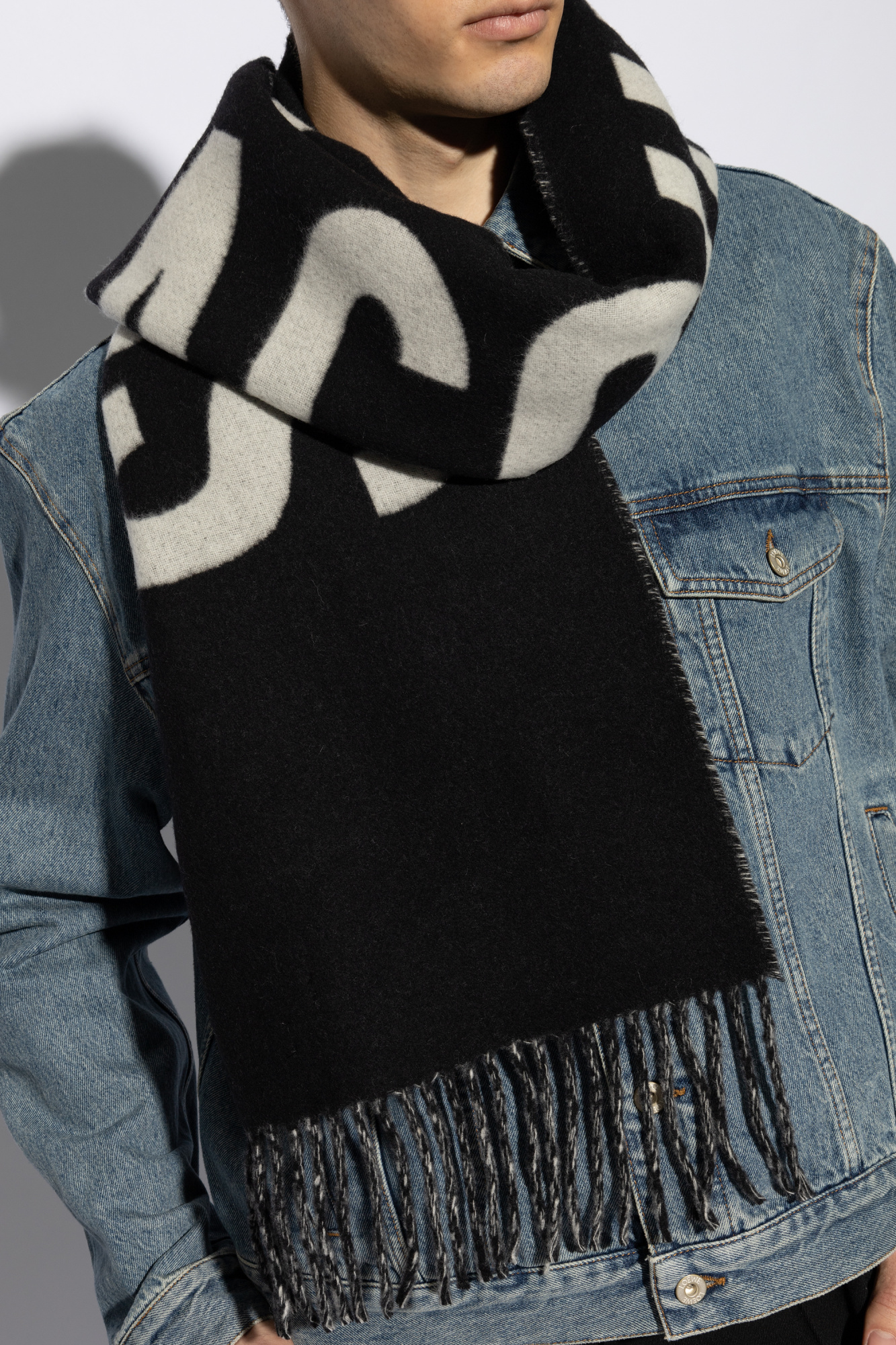 Jacquemus Woolen scarf