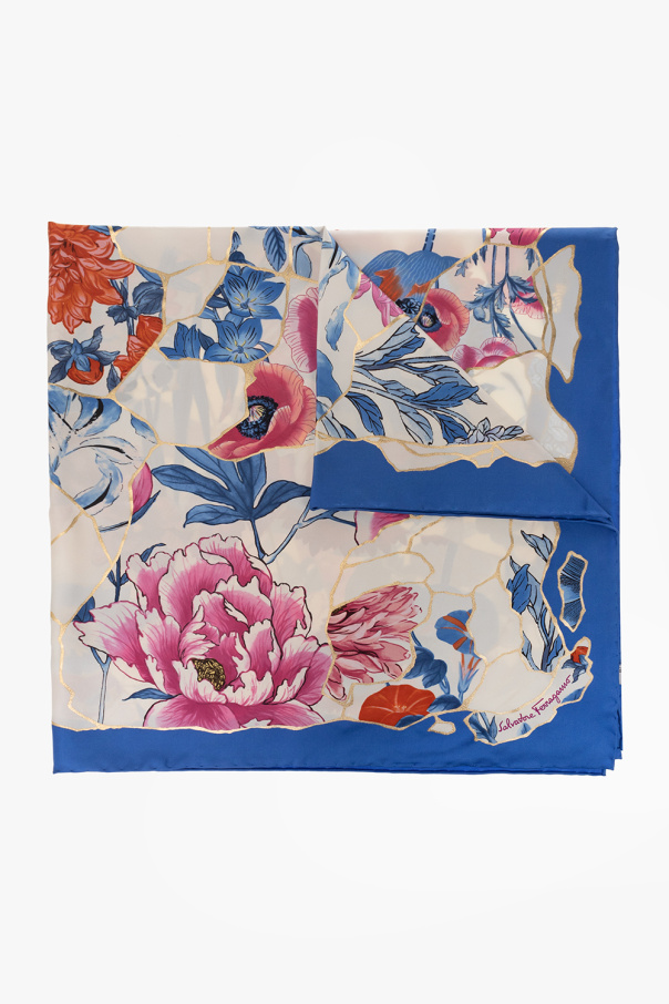 Silk shawl od FERRAGAMO