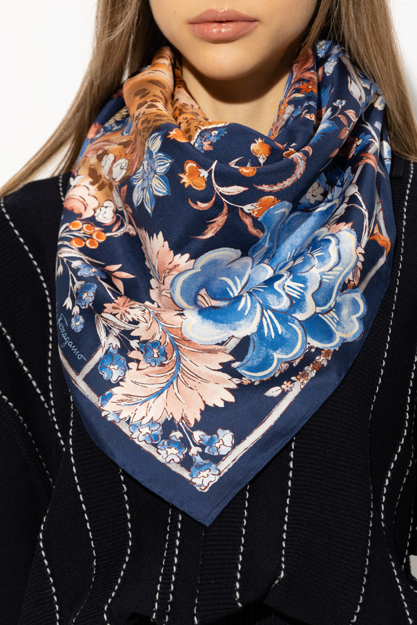 Women's Scarves / shawls - Luxury & Designer products - IetpShops