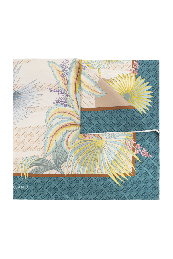 Silk scarf with print od FERRAGAMO