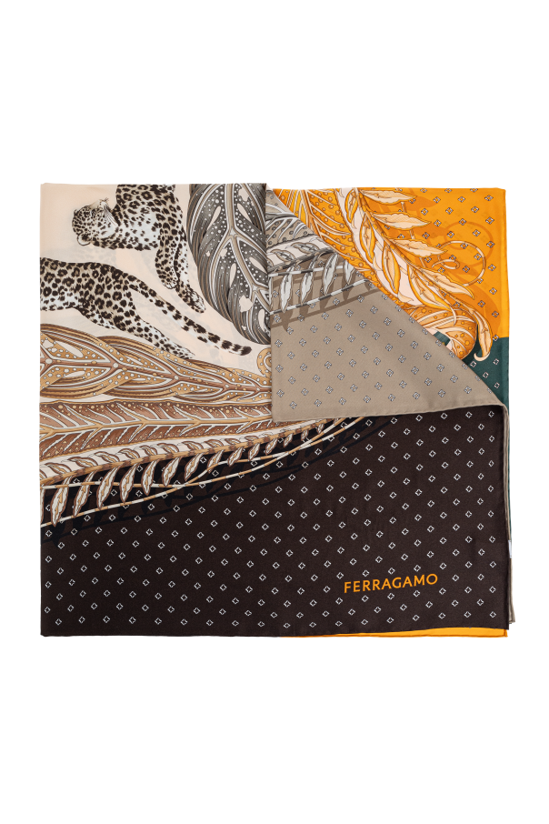 Silk scarf with print od FERRAGAMO