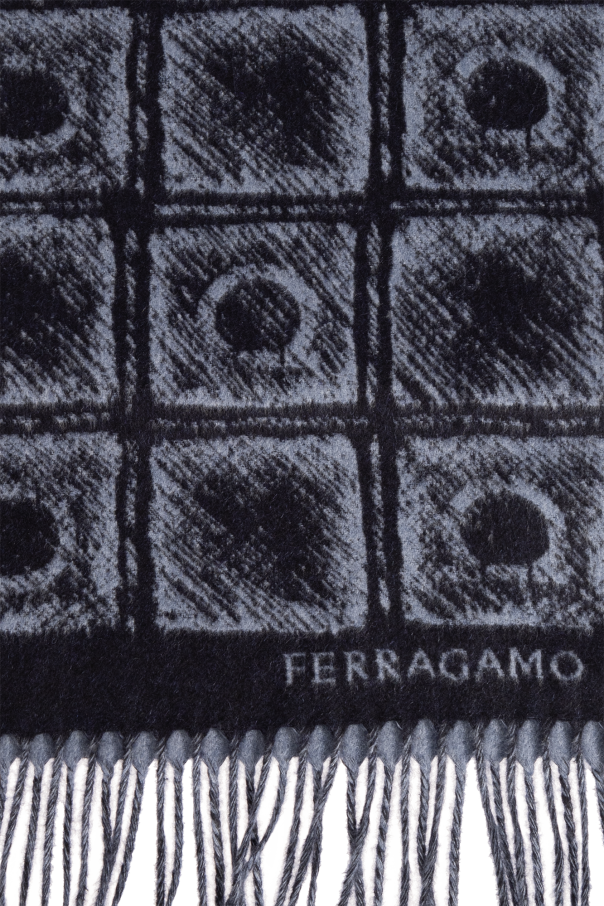 FERRAGAMO Jedwabny szal z logo