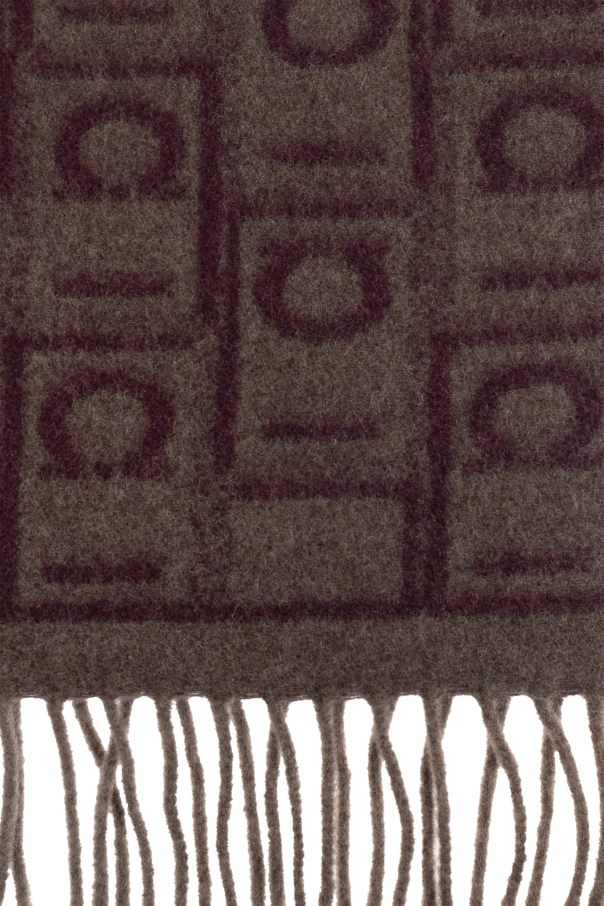 FERRAGAMO Schal mit Fransen