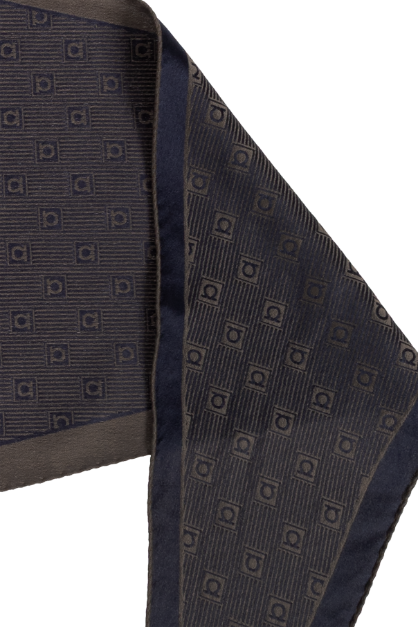 FERRAGAMO Asymetryczny szal z monogramem