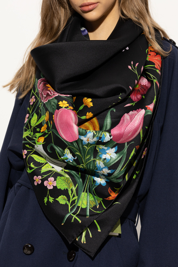Gucci hbo Silk shawl with floral motif