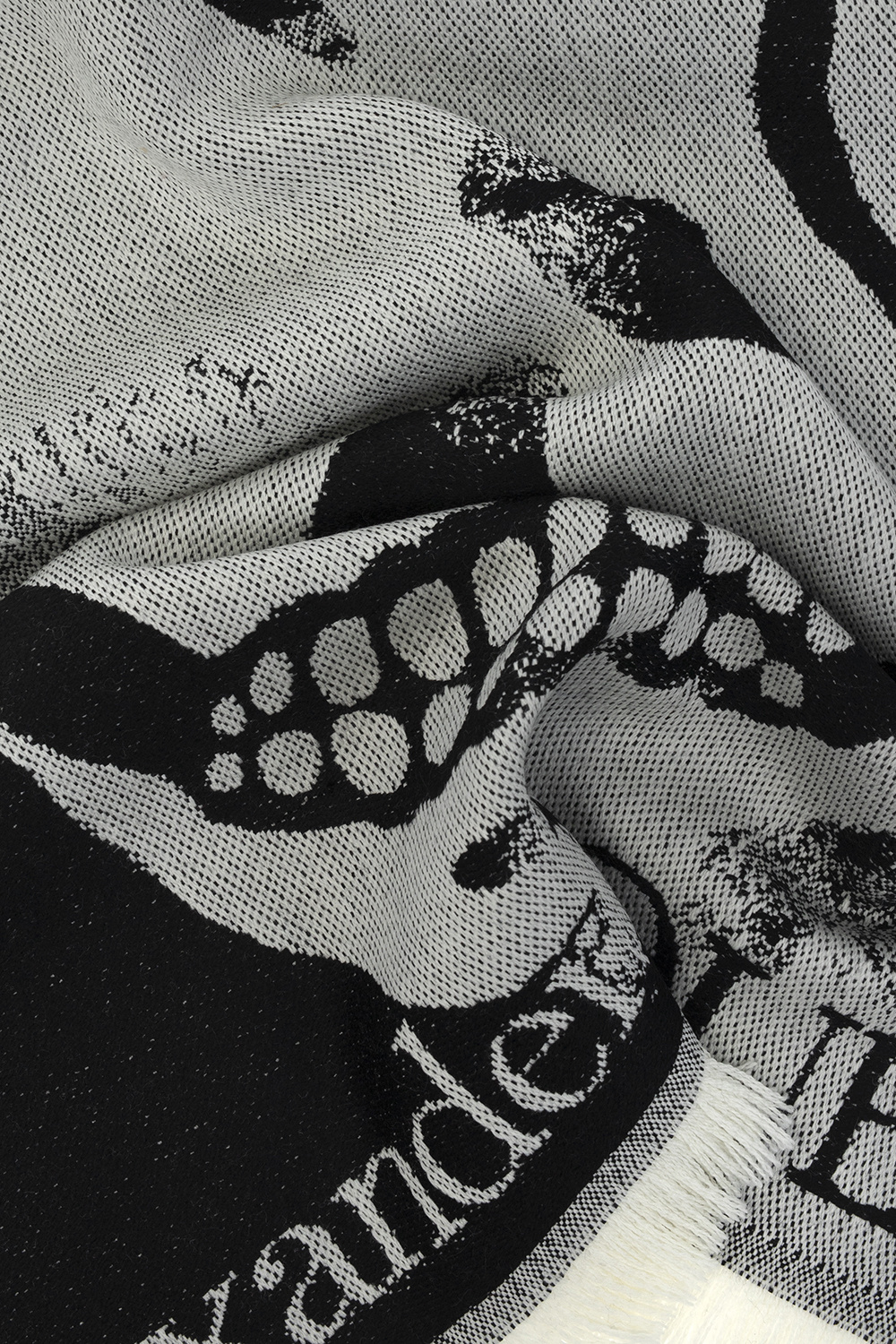 Alexander McQueen Wool scarf with skull