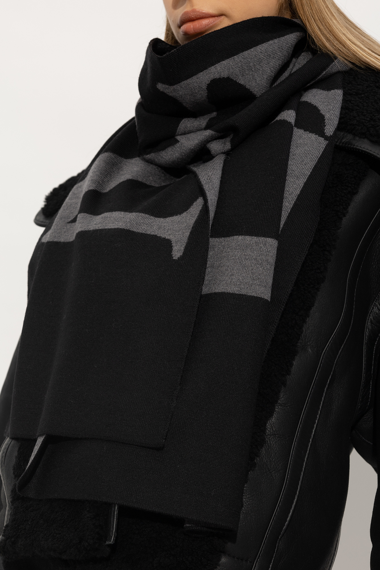 Lanvin Wool scarf with logo