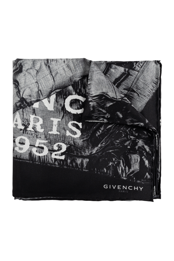 Silk scarf with print od Givenchy