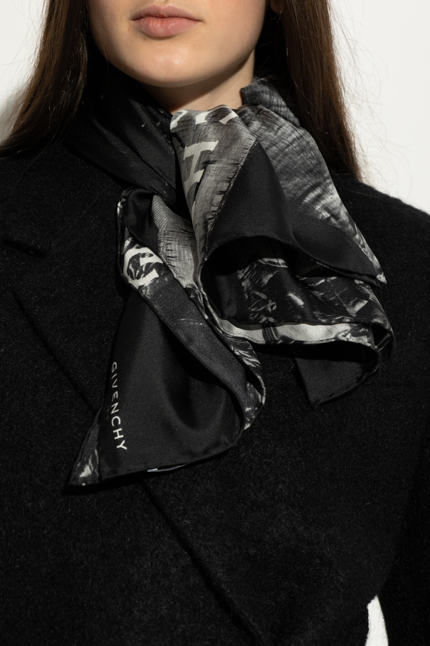 Givenchy Pañuelo de seda con estampado
