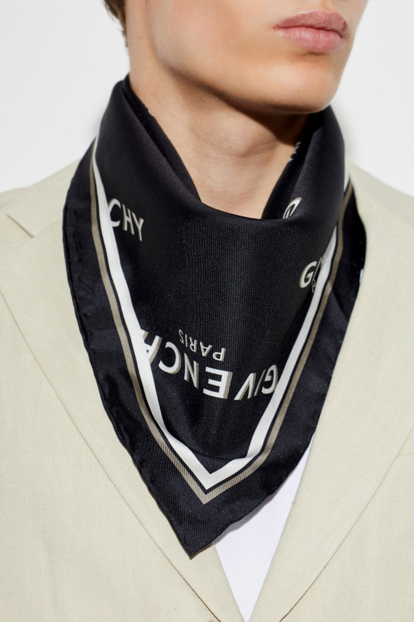 Givenchy Seidenschal mit Monogramm