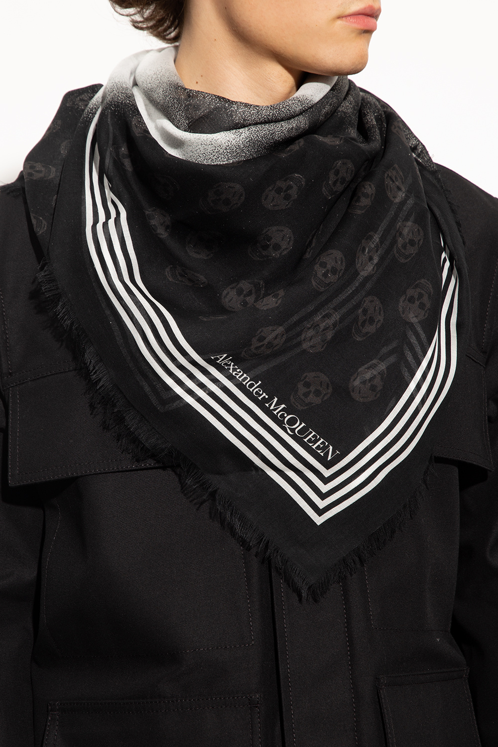 Alexander McQueen Scarf with skull motif