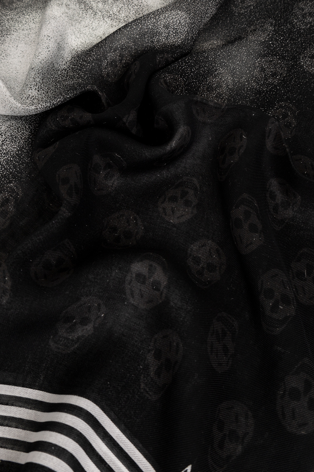 Alexander McQueen Scarf with skull motif