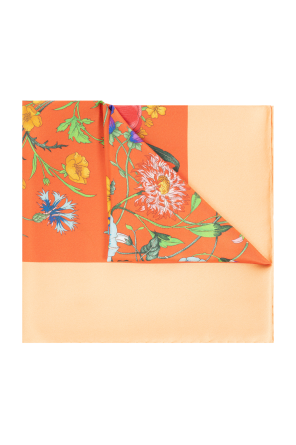 Reversible shawl with floral motif