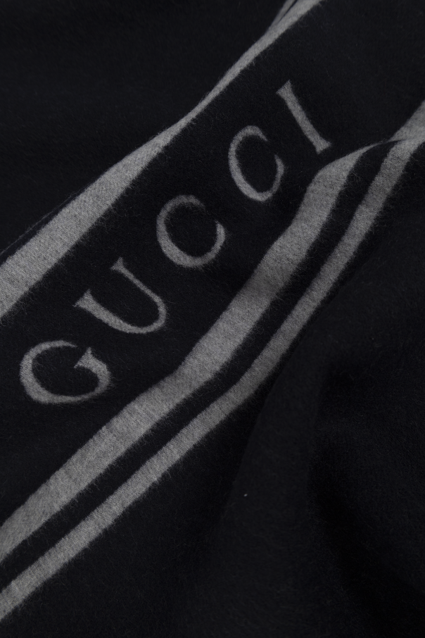 Gucci Wool scarf with logo