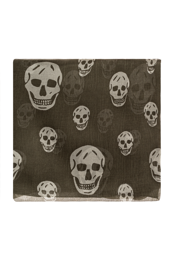 Silk scarf with iconic skull motif od Alexander McQueen