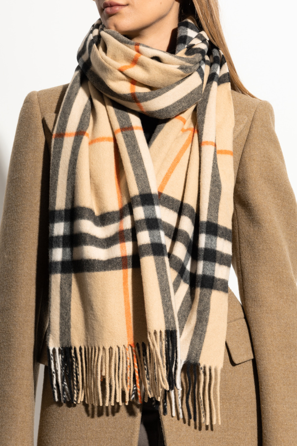 Burberry Cashmere scarf