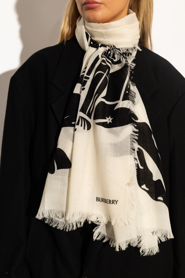 Burberry Wool scarf