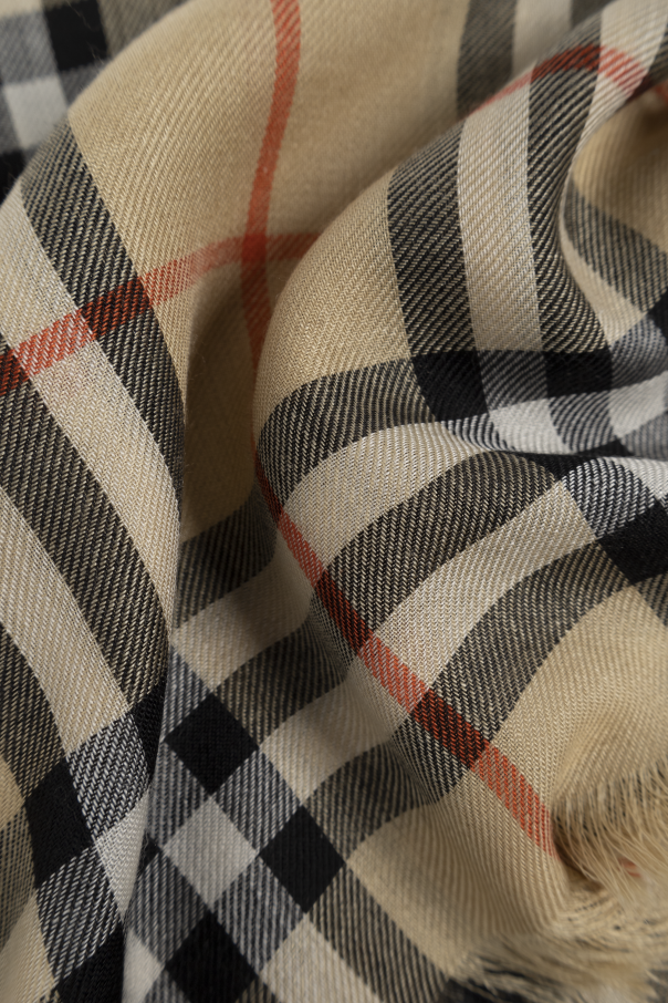 Burberry Scarf with check pattern