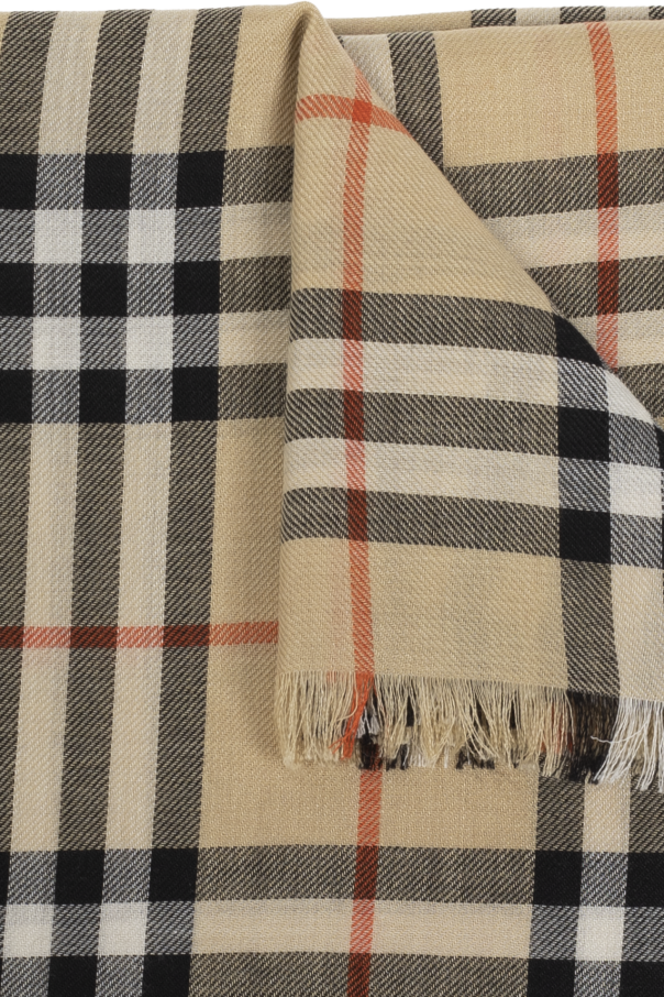 Burberry Scarf with check pattern