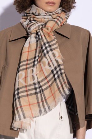 Wool scarf with plaid pattern od Burberry