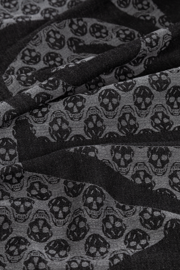 Alexander McQueen Schal mit charakteristischem Totenkopf-Motiv