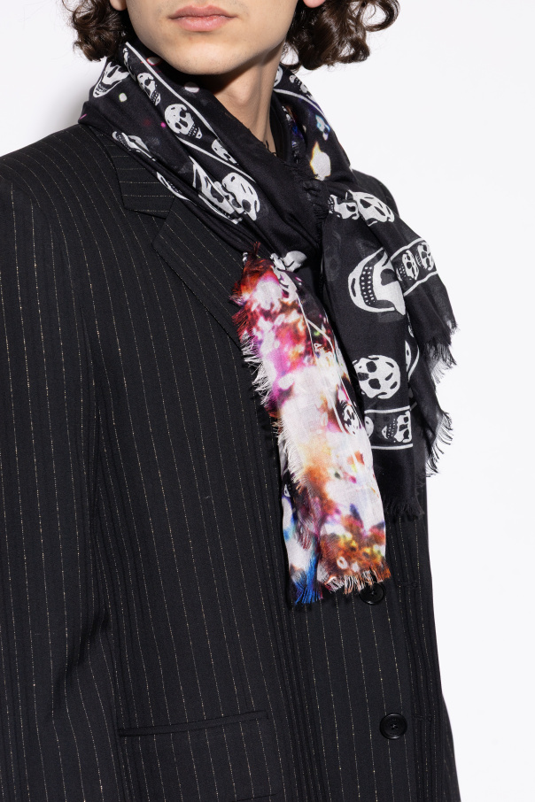 Alexander McQueen Schal mit charakteristischem Totenkopf-Motiv