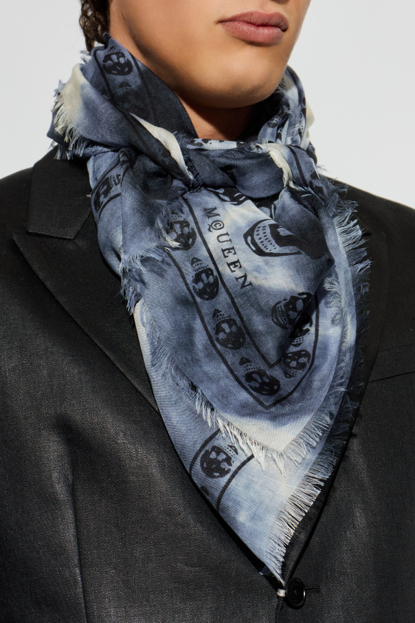 Alexander McQueen Pañuelo con motivo de calavera