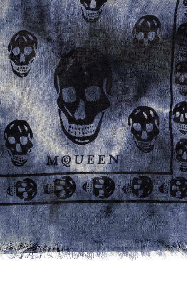 Alexander McQueen Pañuelo con motivo de calavera