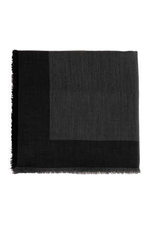 Scarf with raw finish