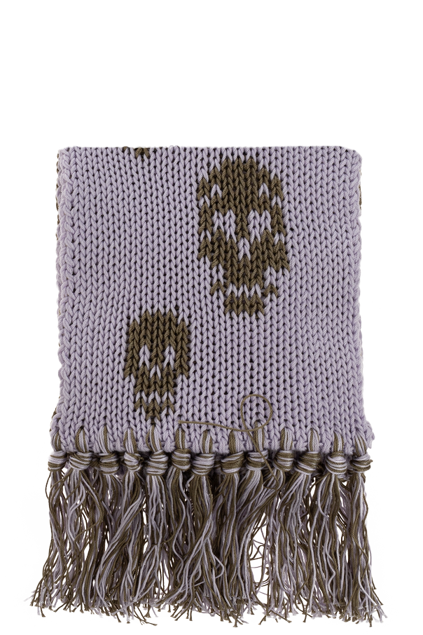 Cotton scarf with a characteristic skull motif od Alexander McQueen