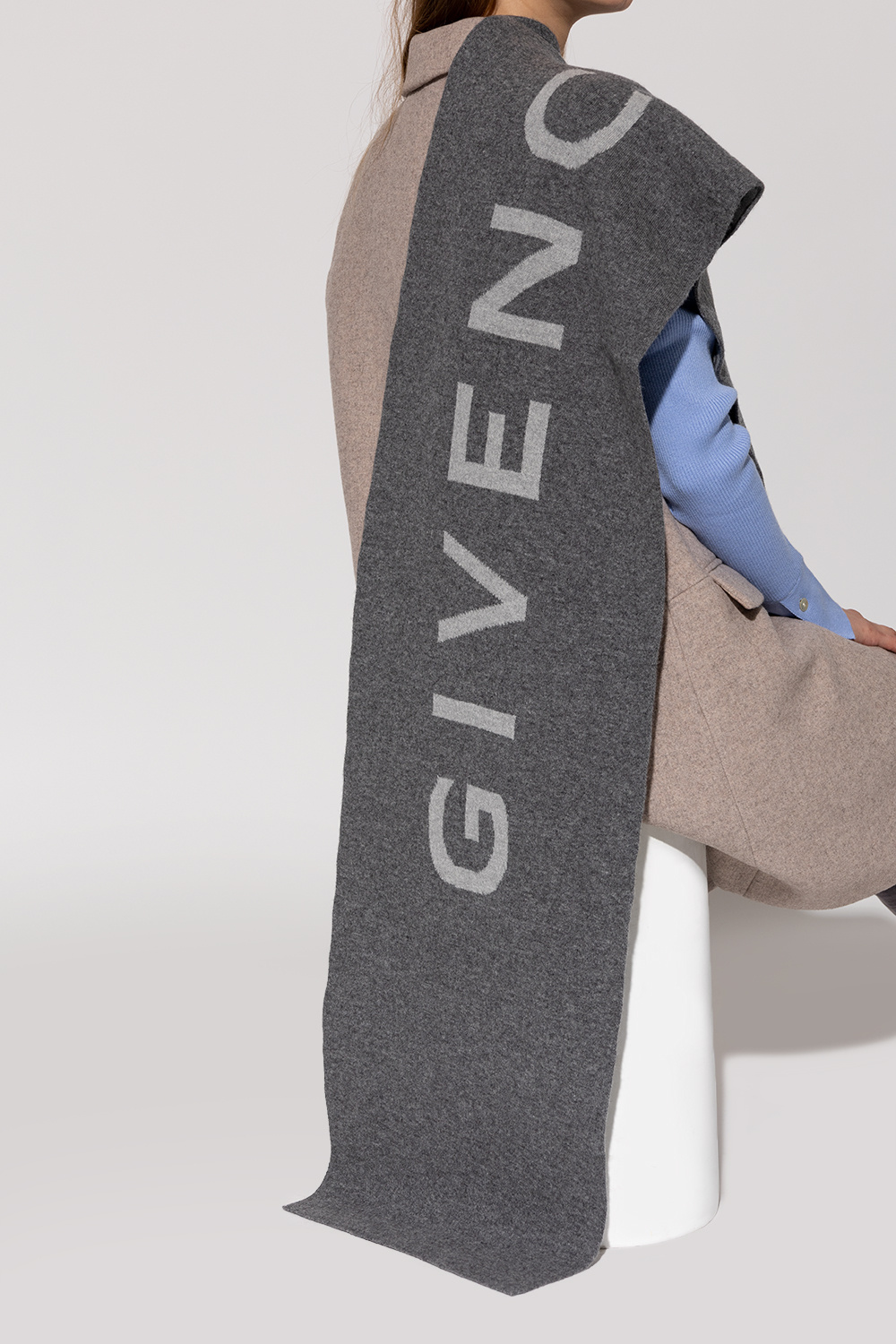 givenchy chen Reversible wool scarf