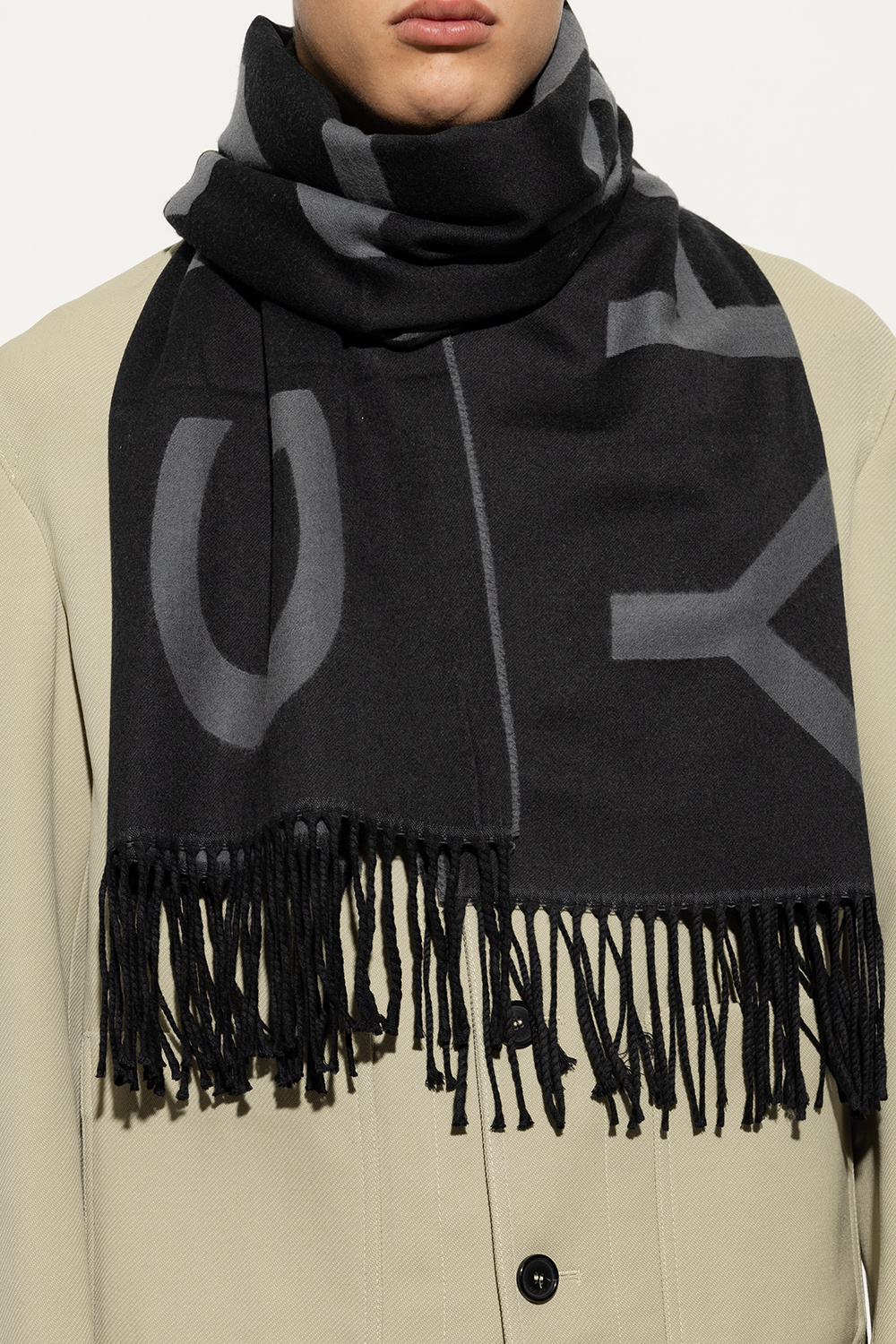 Givenchy Scarf with logo | IetpShops | Men's Accessories | Givenchy T-Shirt  mit Tattoo-Print Gelb