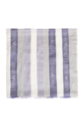 Szal ze wzorem w pasy