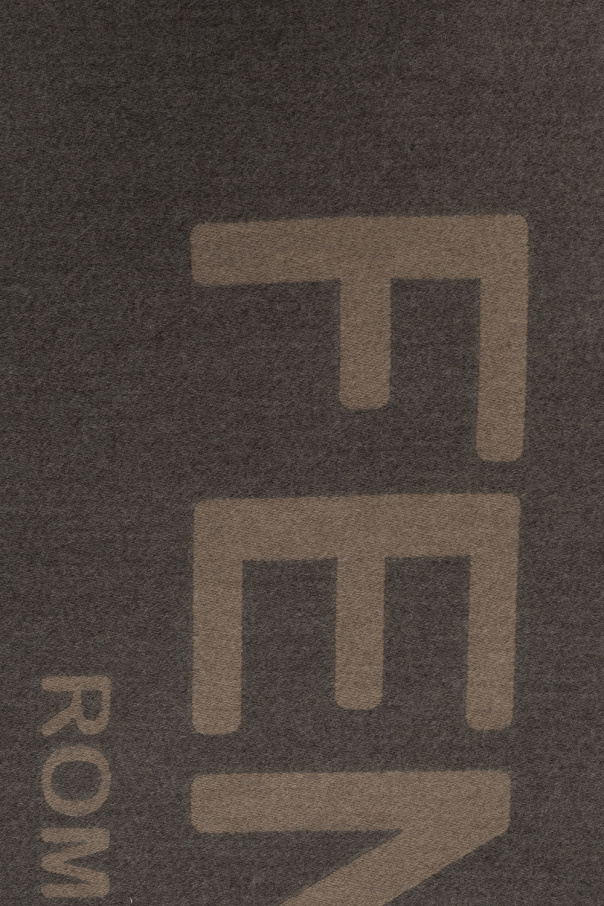 Fendi Szal z logo