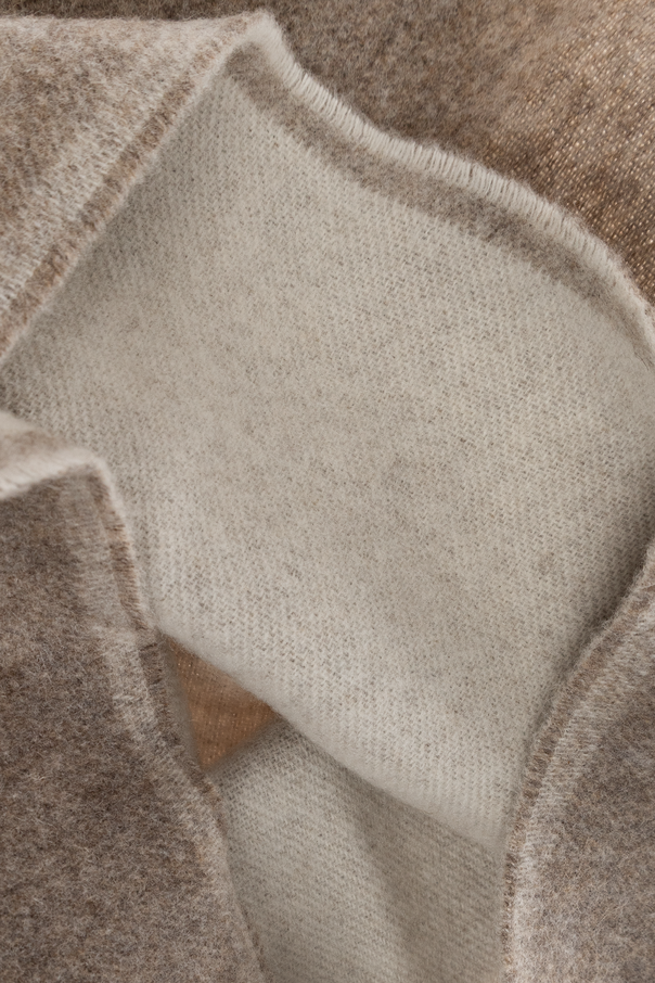 Fendi Chal de cachemir con logo