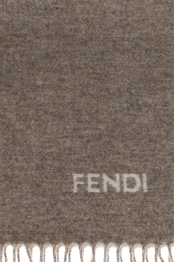 Fendi Chal de cachemir con logo