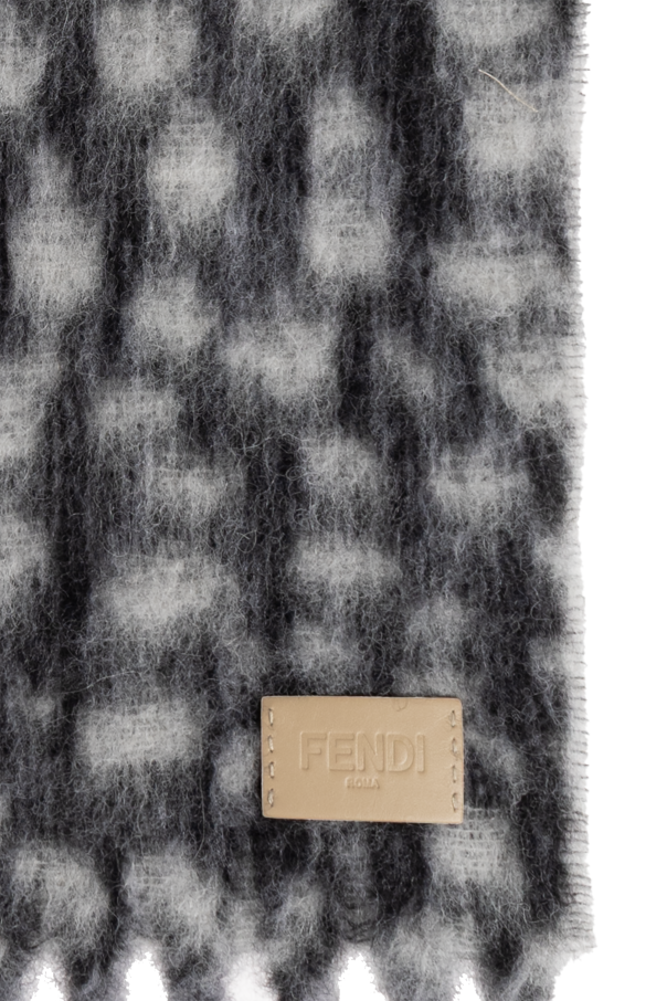 Fendi Bufanda con flecos
