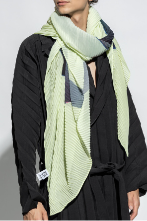 Pleated scarf od Homme Plisse Issey Miyake