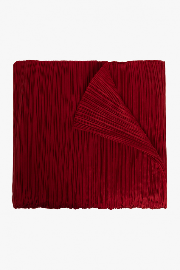 THIS SEASONS MUST-HAVES Pleated scarf