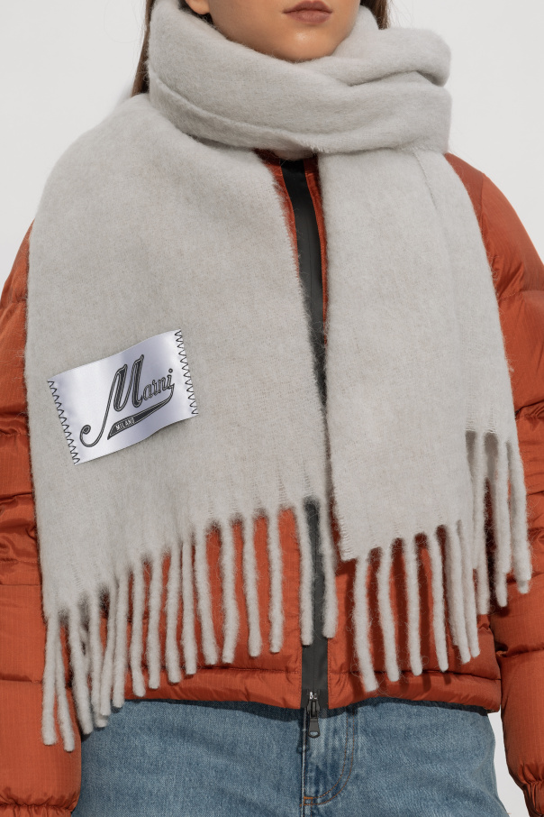 Marni Wollschal mit Fransen
