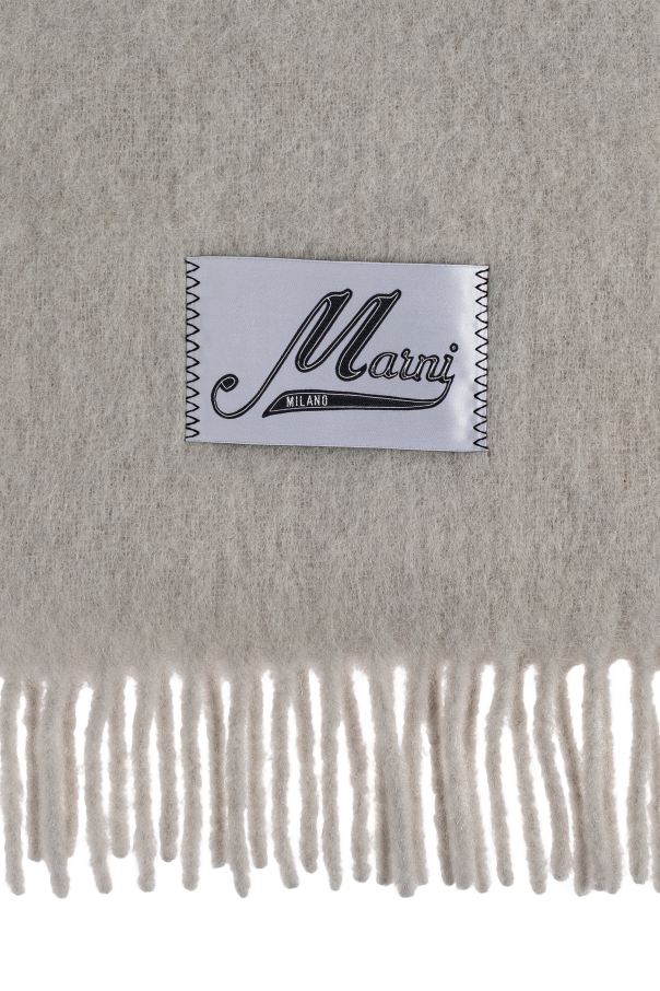 Marni Wollschal mit Fransen