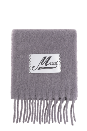 Scarf with fringes