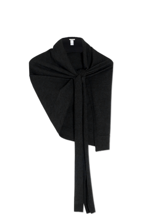 Asymmetric scarf