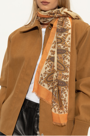 Scarf with a decorative pattern od Etro