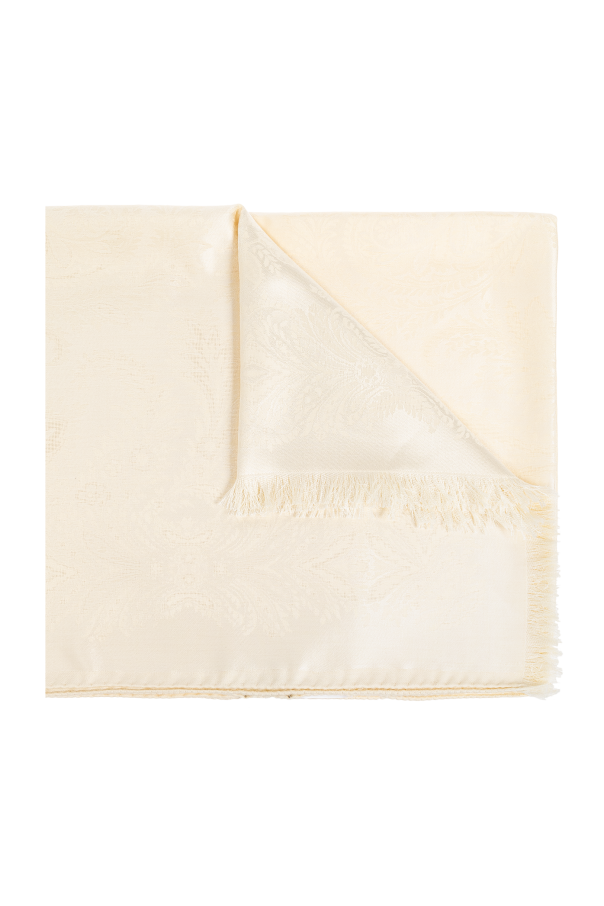 Scarf with a decorative pattern od Etro