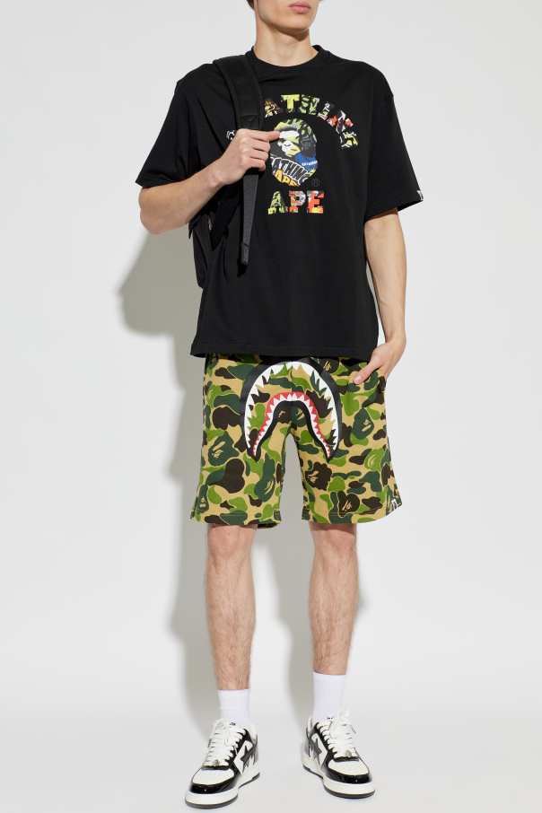 A BATHING APE® Szorty z nadrukiem