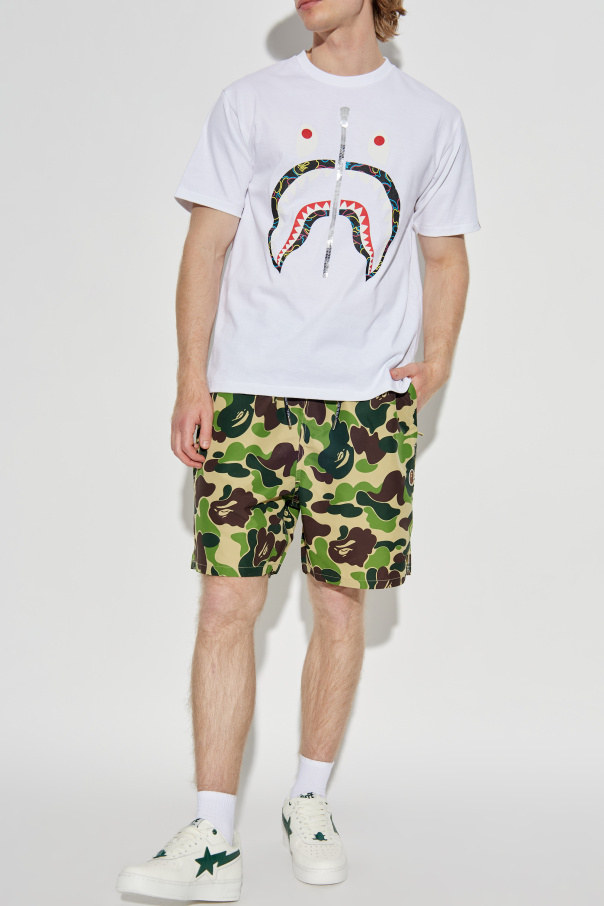 A BATHING APE® Calções com estampado