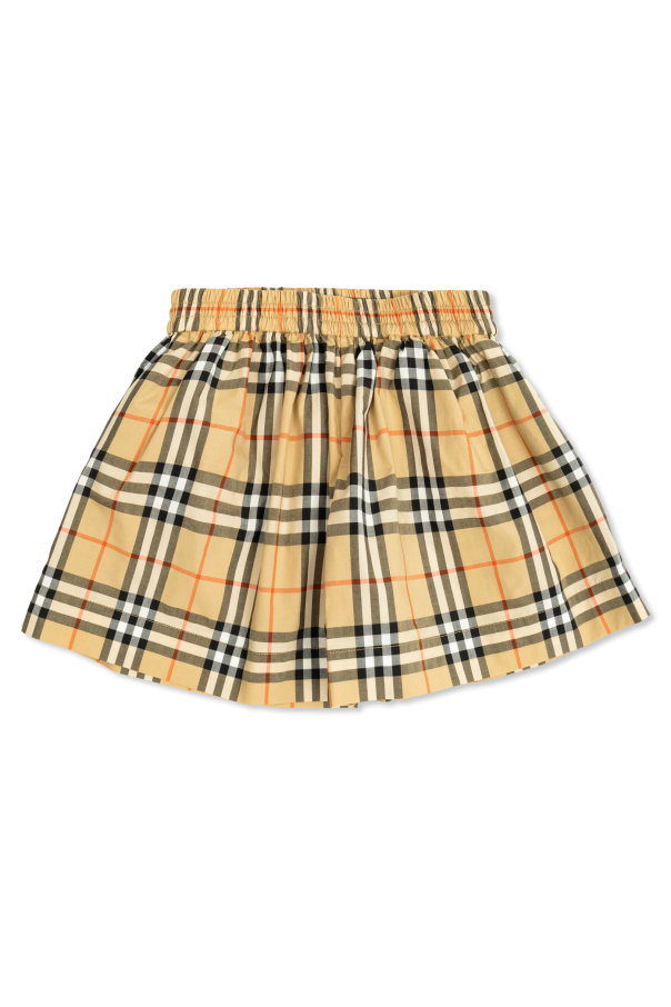 Shorts with a distinctive check pattern od Burberry Kids