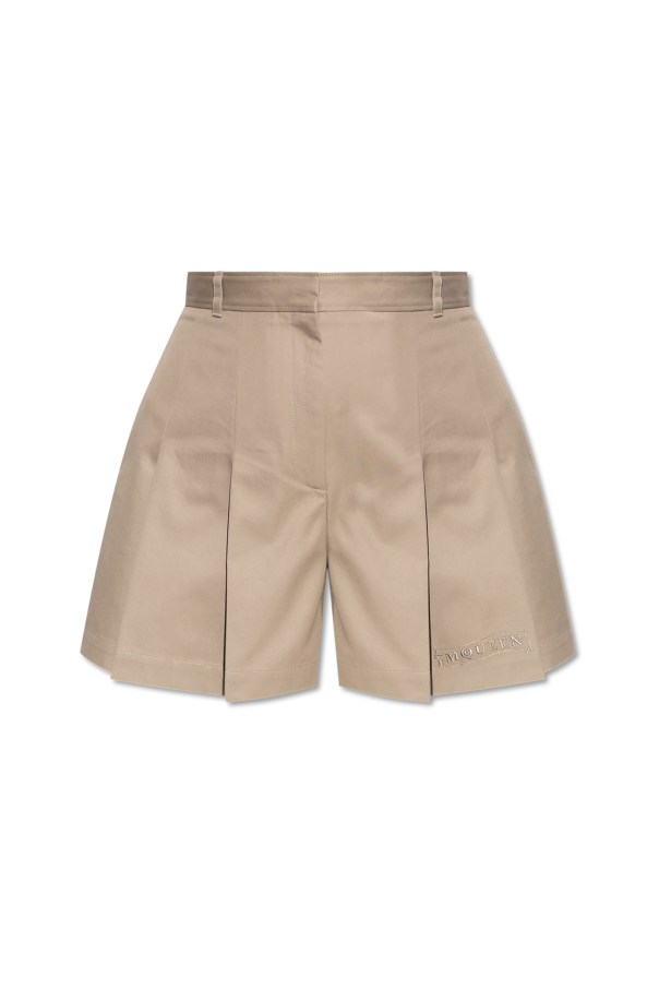 Pleated shorts od Alexander McQueen